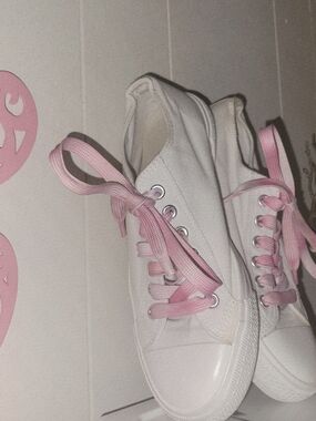 JustFab White Canvas Low-Top Sneakers with Pink Laces